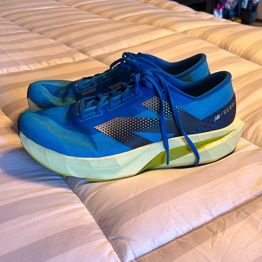 New Balance Fuelcell Rebel v4